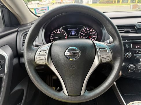 Used 2013 Nissan Altima 2.5 S FWD image 12