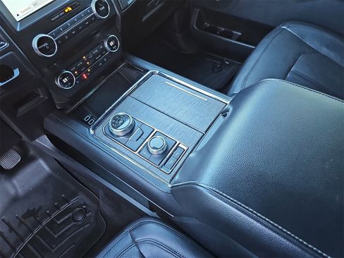 Used 2018 Ford Expedition Limited w/ Equipment Group 301A image 26