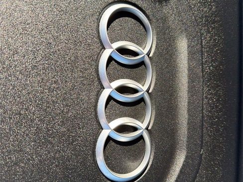 Used 2022 Audi Q8 Prestige image 24