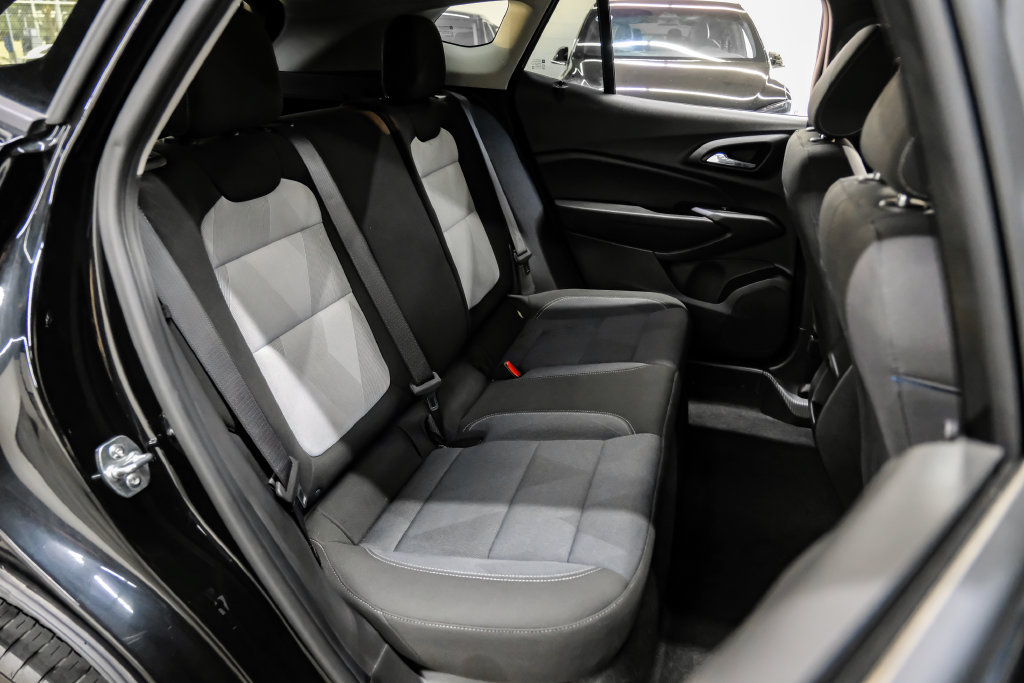 Used 2025 Chevrolet Trax LS w/ LS Convenience Package FWD image 38