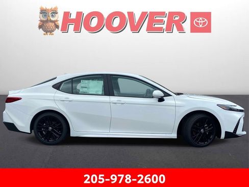 New 2026 Toyota Camry SE FWD image 2