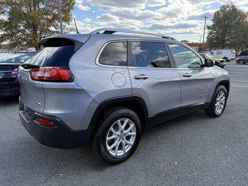 Used 2018 Jeep Cherokee Latitude image 5