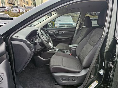 Used 2019 Nissan Rogue SV AWD/4WD image 19