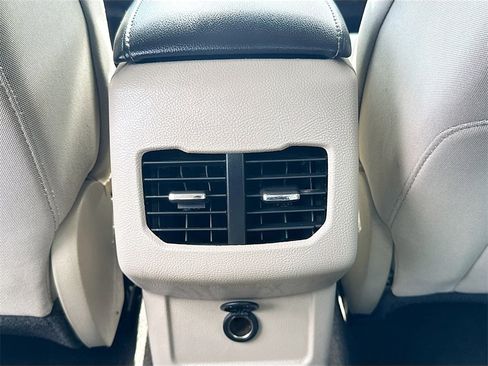 Used 2020 Ford Fusion SE image 24