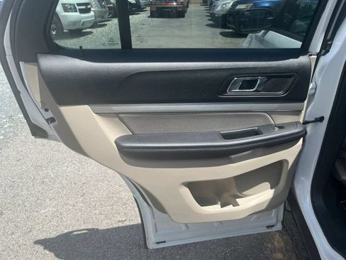 Used 2018 Ford Explorer FWD image 17