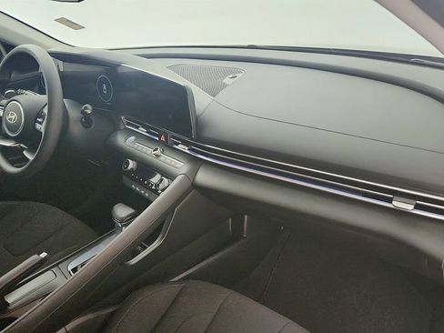 Used 2024 Hyundai Elantra SEL FWD image 28