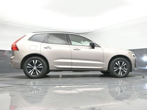 Used 2024 Volvo XC60 B5 Core w/ Protection Package Premier AWD/4WD image 17