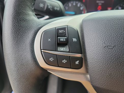 Used 2024 Ford Explorer XLT w/ Equipment Group 202A RWD image 21