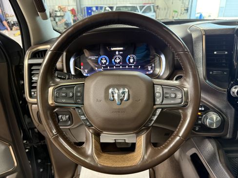 Used 2025 RAM 1500 Limited AWD/4WD image 19