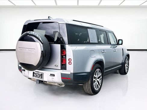 Used 2023 Land Rover Defender 130 SE AWD/4WD image 4