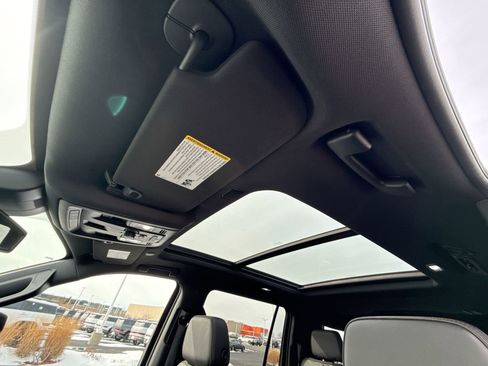 Used 2024 Chevrolet Suburban RST w/ Luxury Package image 24