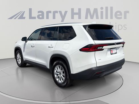 Used 2026 Toyota Grand Highlander AWD image 3