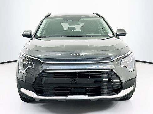 Used 2024 Kia Niro EX w/ EX Cold Weather Package image 2