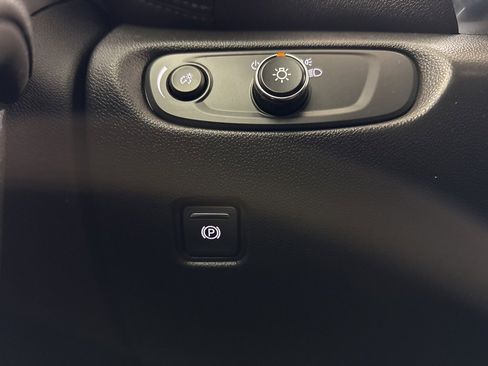 Used 2022 Chevrolet Blazer LT image 17