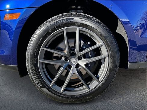 Used 2024 Porsche Macan Turbo image 11