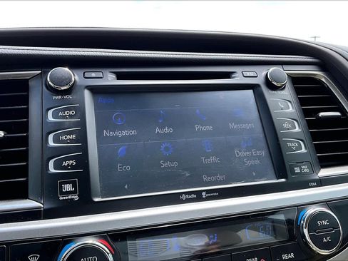 Used 2014 Toyota Highlander Limited w/ Driver Technology Package image 34