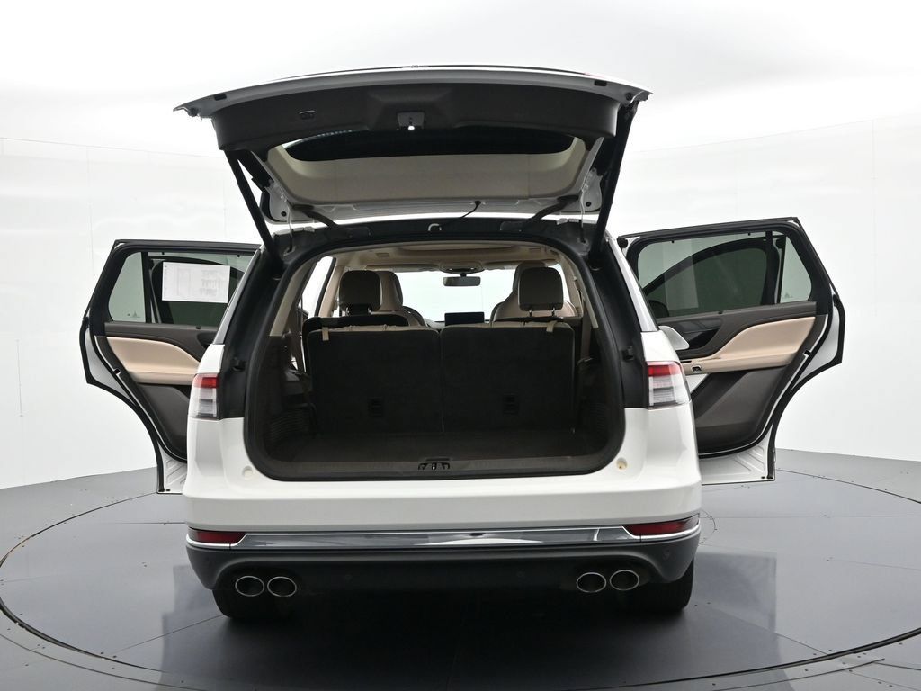 Used 2022 Lincoln Aviator Reserve w/ Equipment Group 201A AWD/4WD image 29