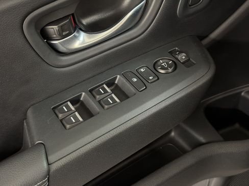 Certified 2025 Honda Pilot Touring image 13