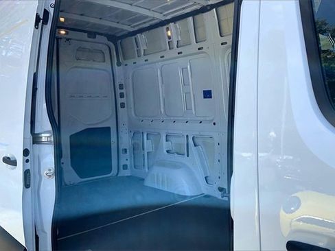 Used 2024 Mercedes-Benz Sprinter 2500 image 25