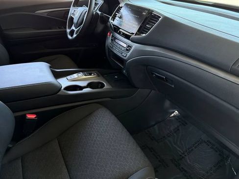 Certified 2025 Honda Ridgeline Sport image 18