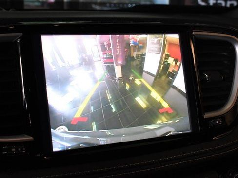 Used 2022 Chrysler Pacifica Touring-L w/ S Appearance Package FWD image 37