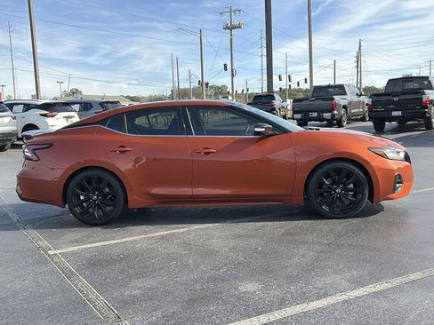 Certified 2021 Nissan Maxima SR w/ Sport Mat Group image 6