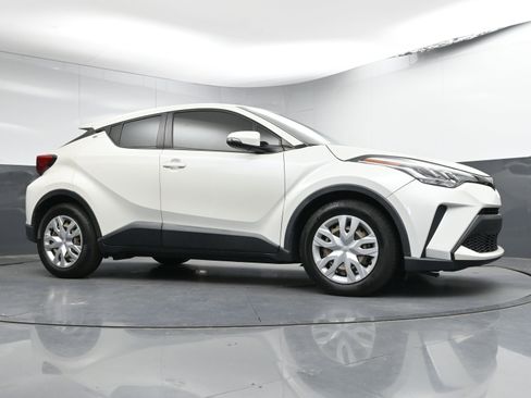 Used 2020 Toyota C-HR LE FWD image 23