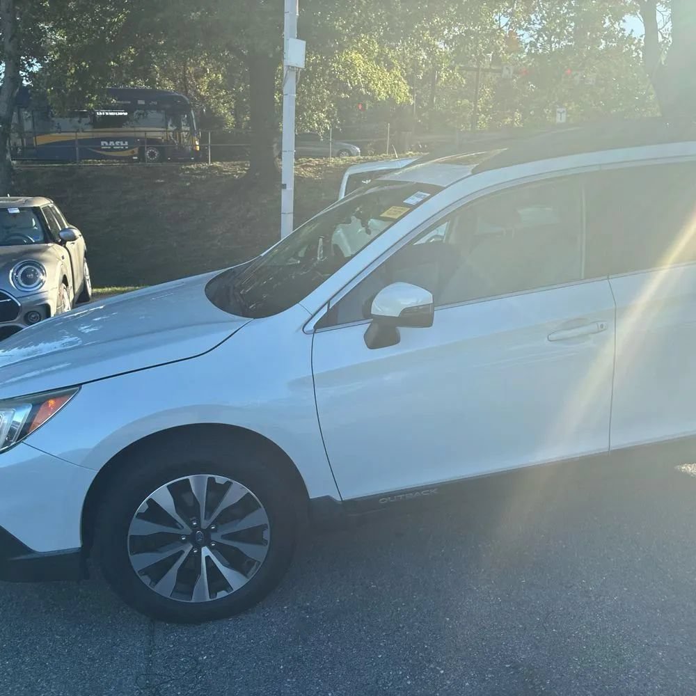 Used 2017 Subaru Outback 2.5i Limited AWD/4WD image 2