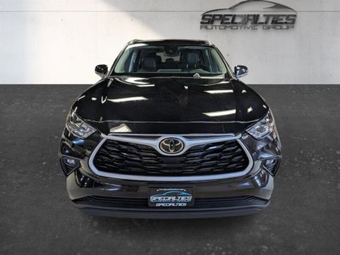 Used 2025 Toyota Highlander XLE AWD/4WD image 6