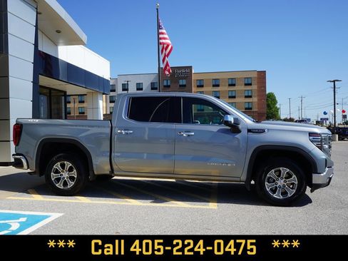 Used 2025 GMC Sierra 1500 SLT AWD/4WD image 11