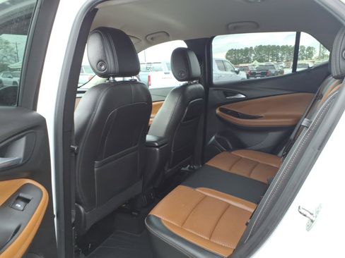 Used 2020 Buick Encore GX Essence image 24