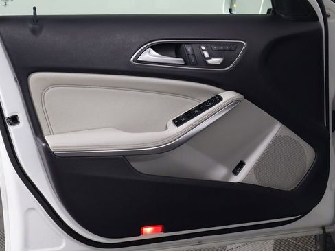 Used 2019 Mercedes-Benz GLA 250 image 12