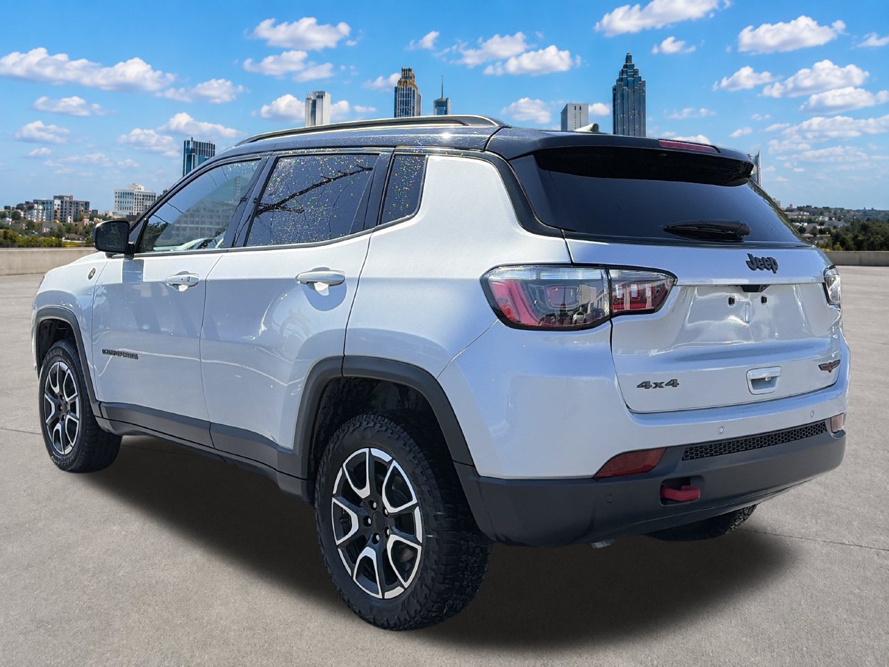 Used 2024 Jeep Compass Trailhawk AWD/4WD image 3