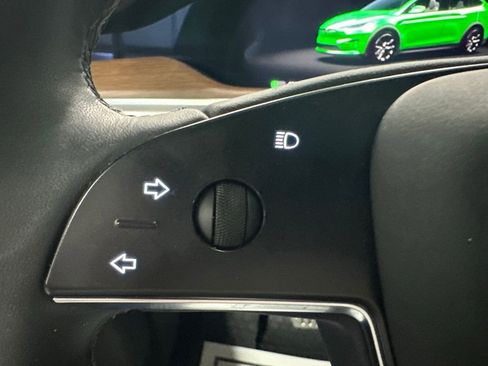 Used 2022 Tesla Model X AWD/4WD image 18