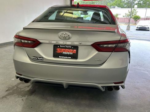 Used 2022 Toyota Camry XSE FWD image 4
