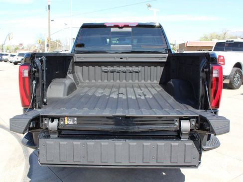 Used 2024 GMC Sierra 3500 Denali w/ Denali Reserve Package AWD/4WD image 13