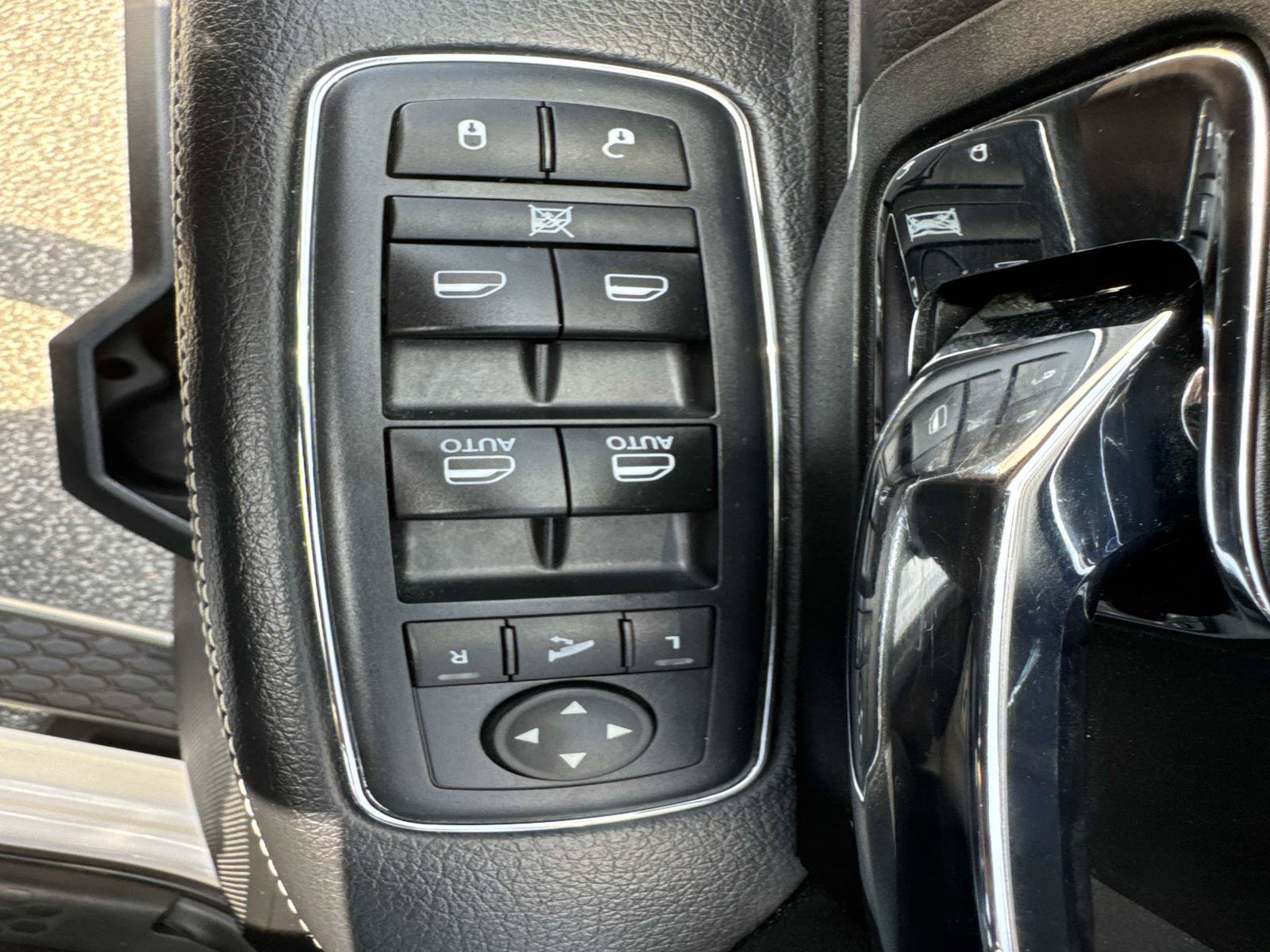 Used 2017 RAM 1500 Laramie w/ Convenience Group AWD/4WD image 23