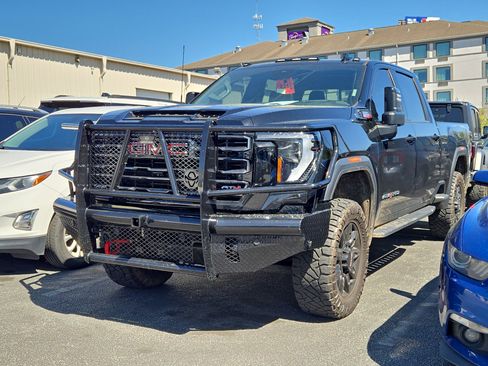 Used 2024 GMC Sierra 2500 AT4 w/ AT4 Premium Plus Package image 1