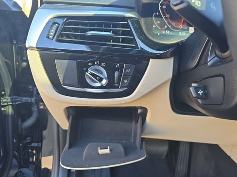 Used 2023 BMW 530i xDrive w/ Premium Package image 28