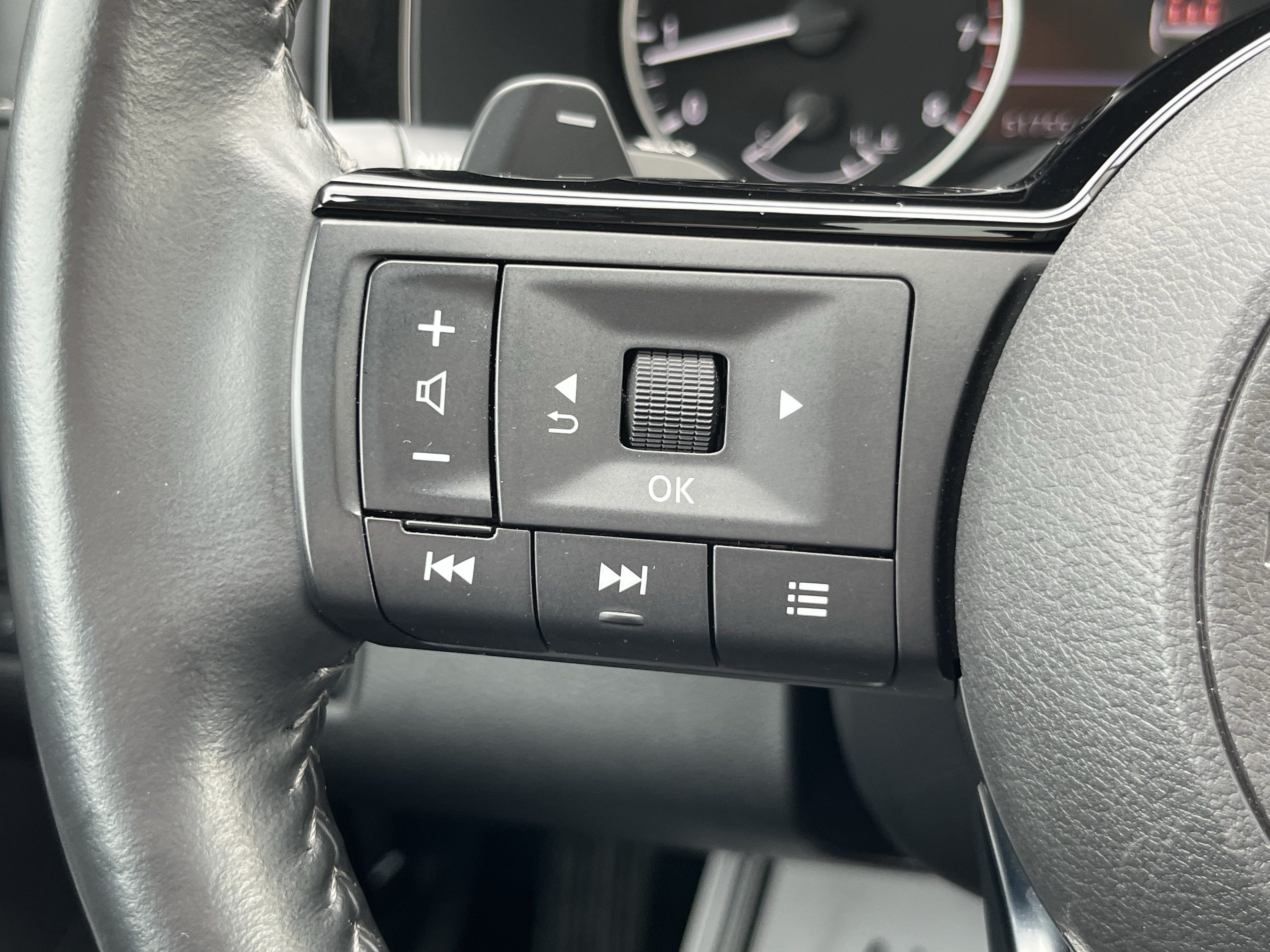 Used 2024 Nissan Pathfinder SL w/ SL Premium Package AWD/4WD image 26