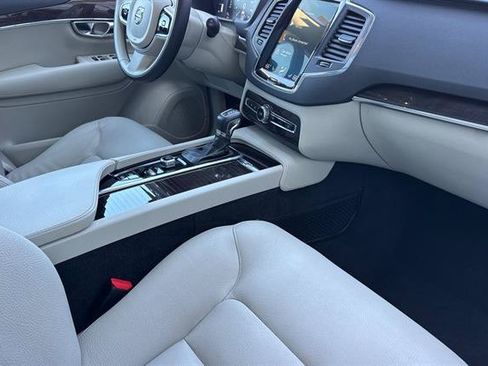 Used 2019 Volvo XC90 T5 Momentum w/ Advanced Package AWD/4WD image 18