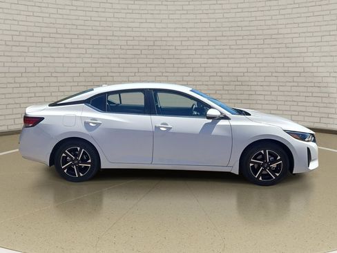 Certified 2025 Nissan Sentra SV FWD image 4