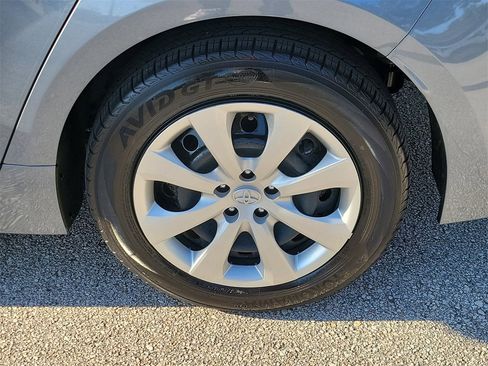 Used 2025 Toyota Corolla LE image 5