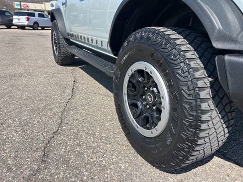Certified 2022 Ford Bronco Outer Banks w/ Sasquatch Package AWD/4WD image 24