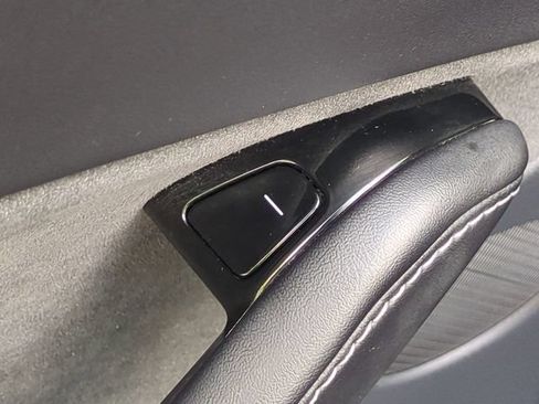 Used 2020 Tesla Model Y Long Range AWD/4WD image 28