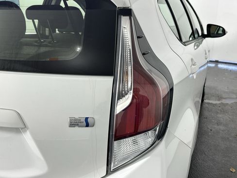 Used 2016 Toyota Prius C Two image 29