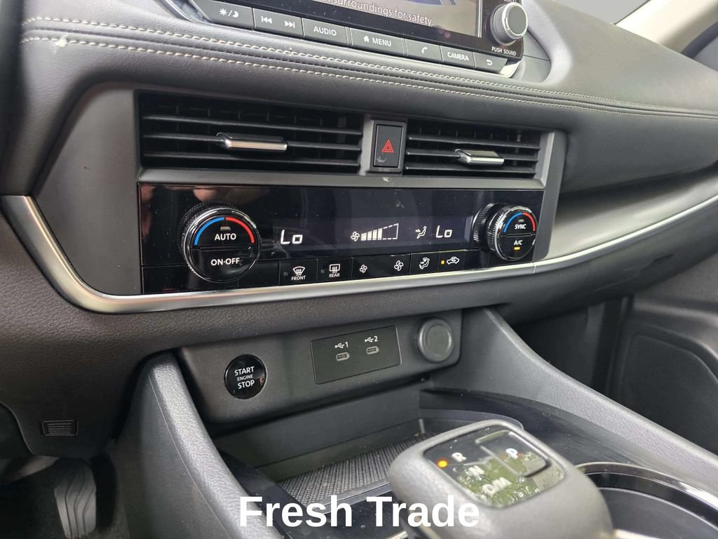 Used 2024 Nissan Rogue SV AWD/4WD image 16