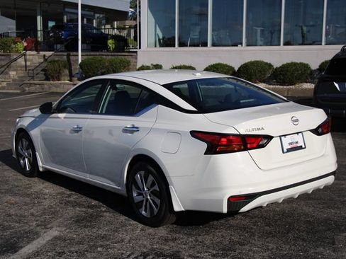 Certified 2025 Nissan Altima 2.5 S FWD image 3
