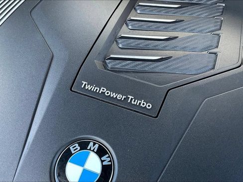 Used 2022 BMW X7 xDrive40i w/ M Sport Package AWD/4WD image 31