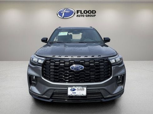 New 2026 Ford Explorer ST-Line w/ ST-Line Street Pack image 2